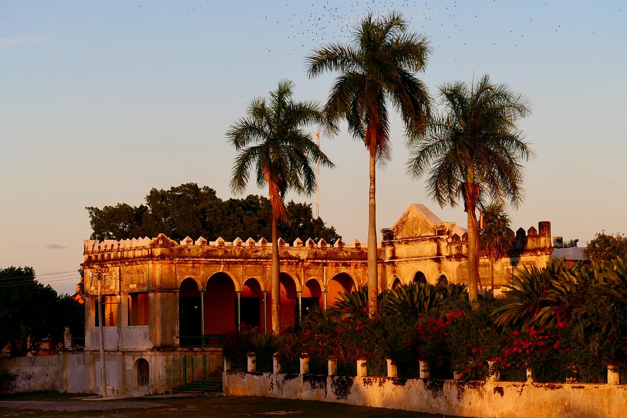 The arcaded courtyard of Hacienda Yaxcopoil in Yucatán